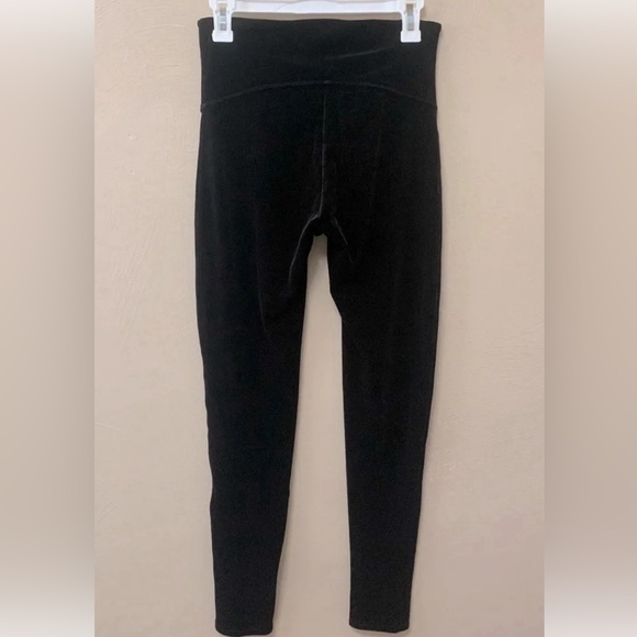 Spanx Velvet Black Leggings Size Medium - Picture 3 of 6